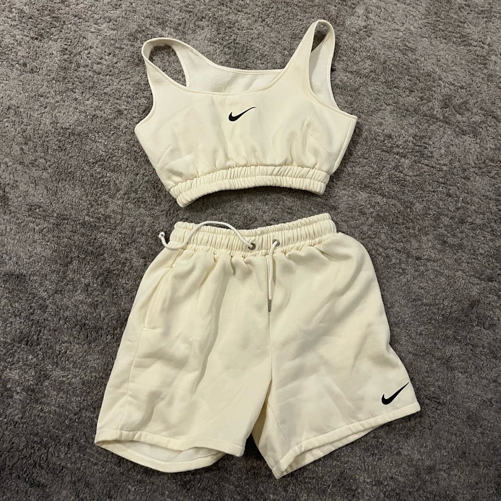 2 pcs cotton nike short and bra set. Womens Medium